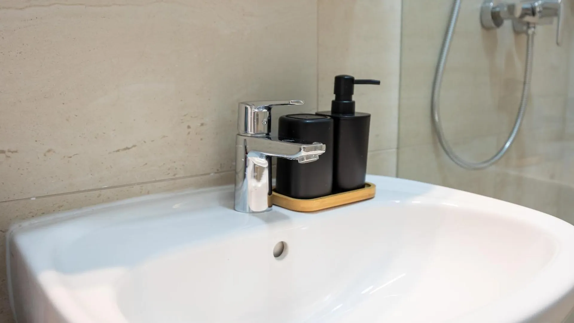 Apartment Deluxe Retreat Near Praeter Park And City Centre Vienna