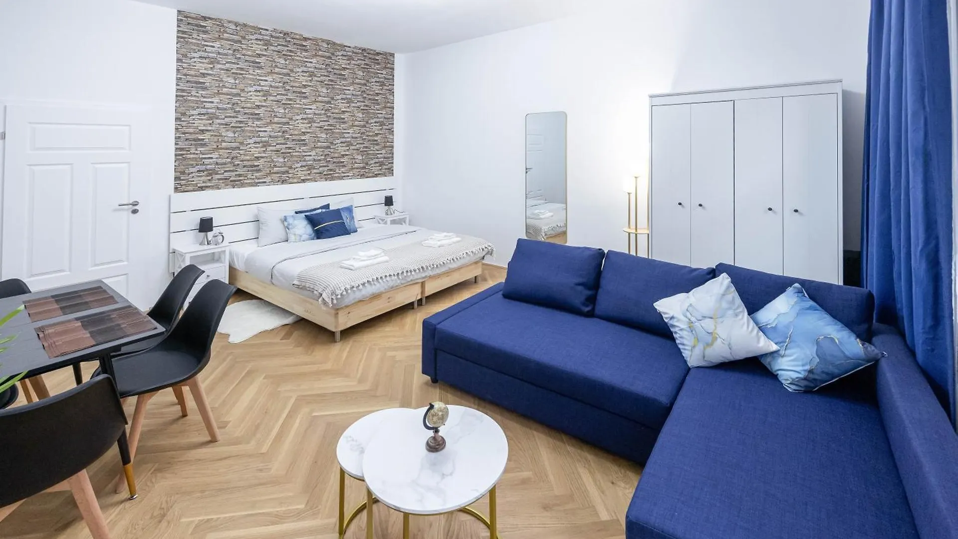 Deluxe Retreat Near Praeter Park And City Centre location